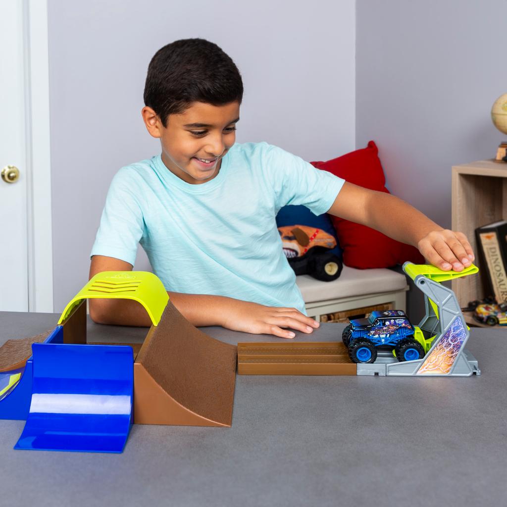 Monster Jam, Official Champ Ramp Freestyle Playset Featuring Exclusive