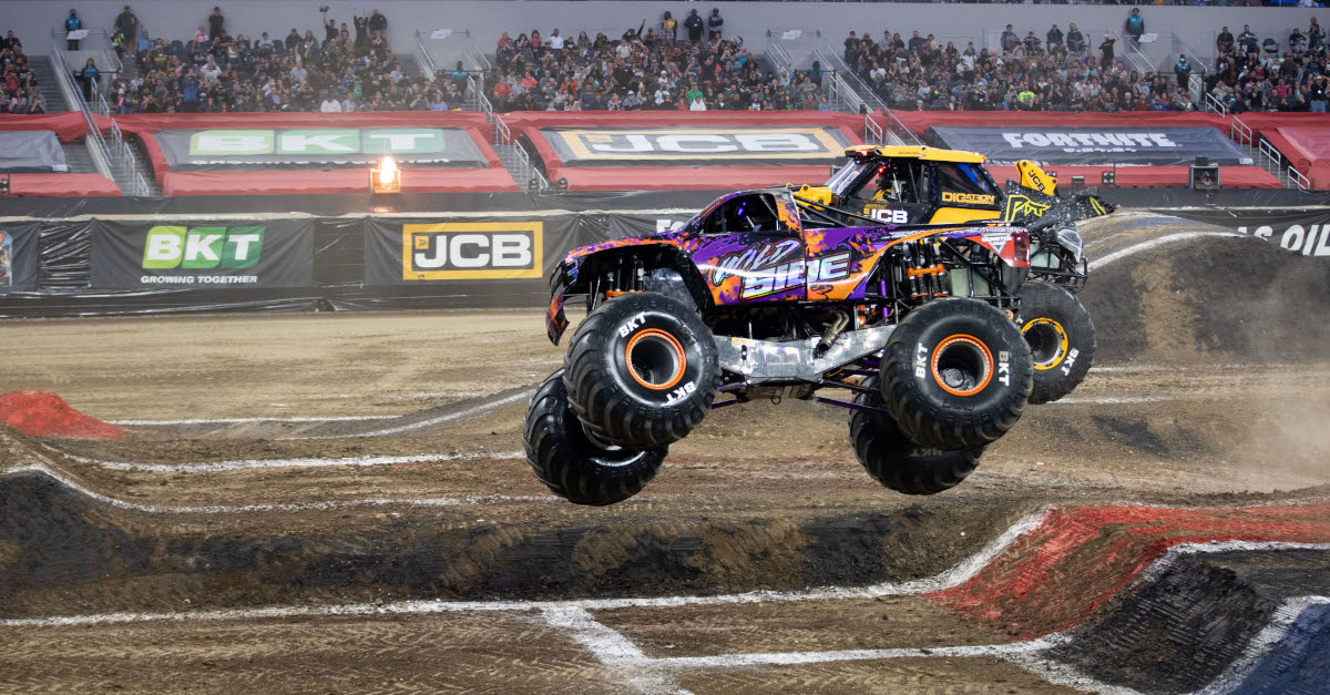 Wild Side edging JCB DIGatron for the win