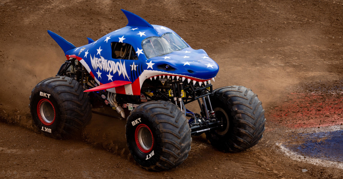 Todd LeDuc in Megalodon Stars & Stripes